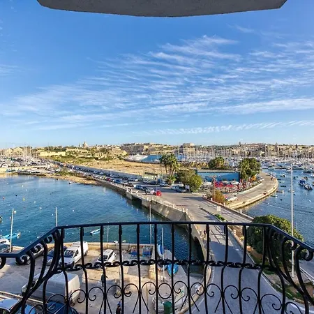 Seaview Balcony In Lägenhet