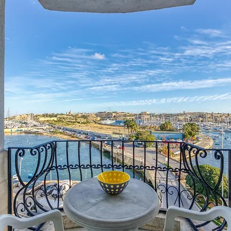 Seaview Balcony In Gzira