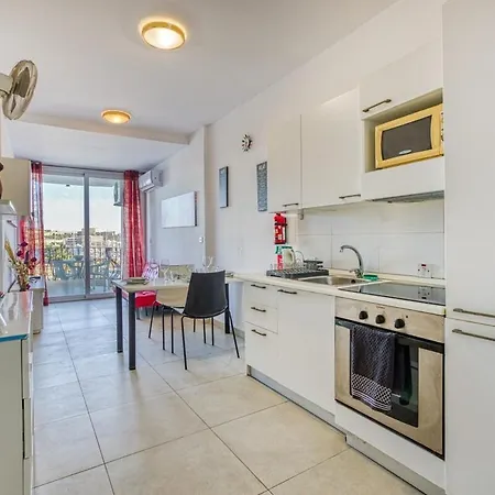 Seaview Balcony In דירה