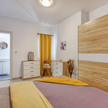 Seaview Balcony In דירה