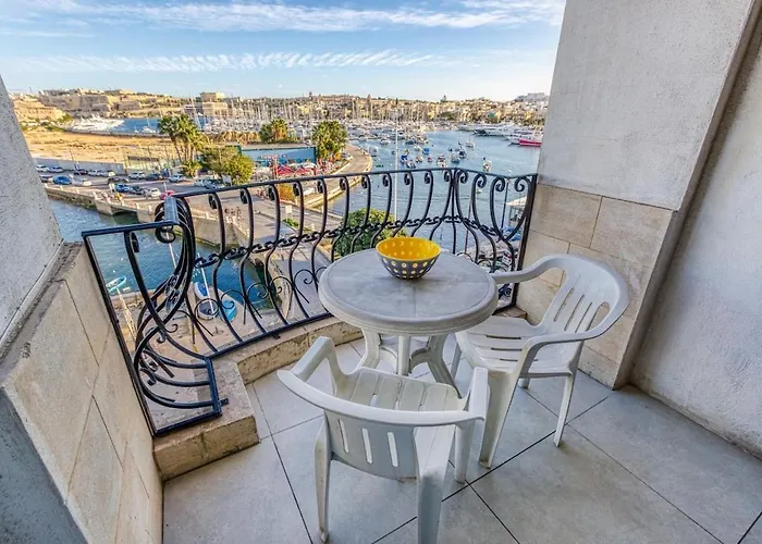Seaview Balcony In Gżira