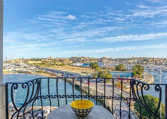 Seaview Balcony In Gżira